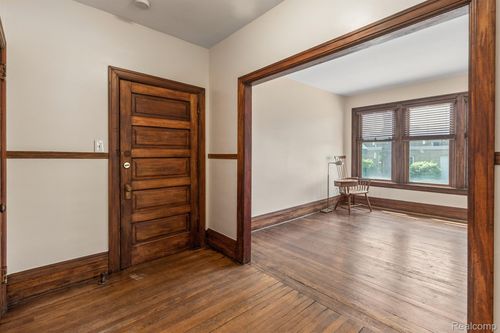 package-1450 6th St, Detroit, MI, 48226 | Card Image