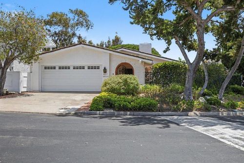 8223 Caminito Lacayo, La Jolla, CA, 92037-2210 | Card Image