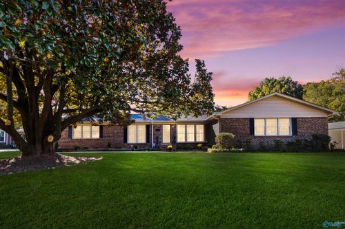 205 Teakwood Dr Sw, Huntsville, AL, 35801-3457 | Card Image