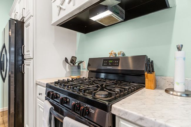 211 Cortez St, House other with 3 bedrooms, 2 bathrooms and 6 parking in Port St. Joe FL | Image 9