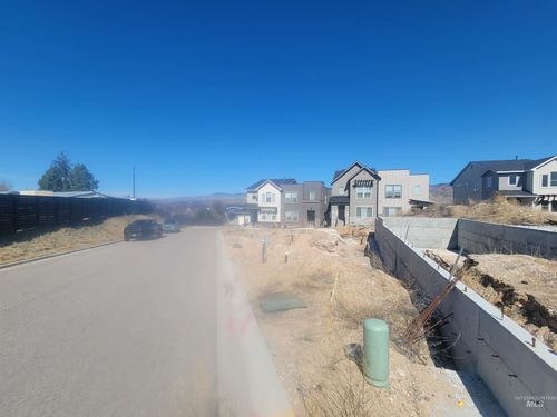 1239 E Echelon Ridge Ln, Boise, ID, 83716-5554 | Card Image