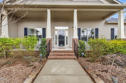 142 Coral Ridge Dr, Clayton, NC, 27520-5425 | Card Image