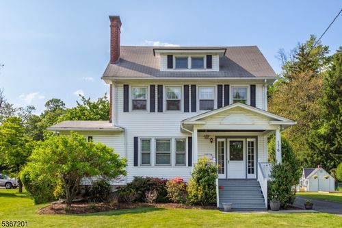 176 Grove Ave, Verona, NJ, 07044-1703 | Card Image