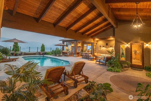 100 Ridgeview Dr, Chelan, WA, 98816-8040 | Card Image