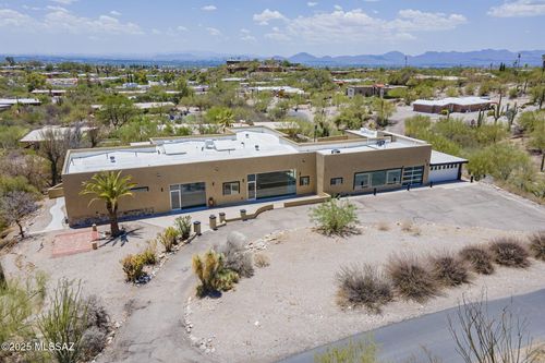 6060 N Camino Almonte, Tucson, AZ, 85718-3703 | Card Image