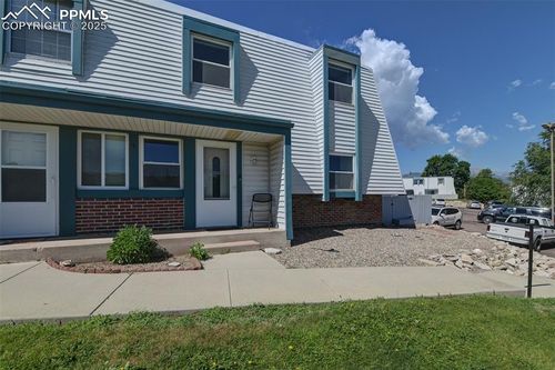 3029 E Fountain Blvd, Colorado Springs, CO, 80910-2240 | Card Image