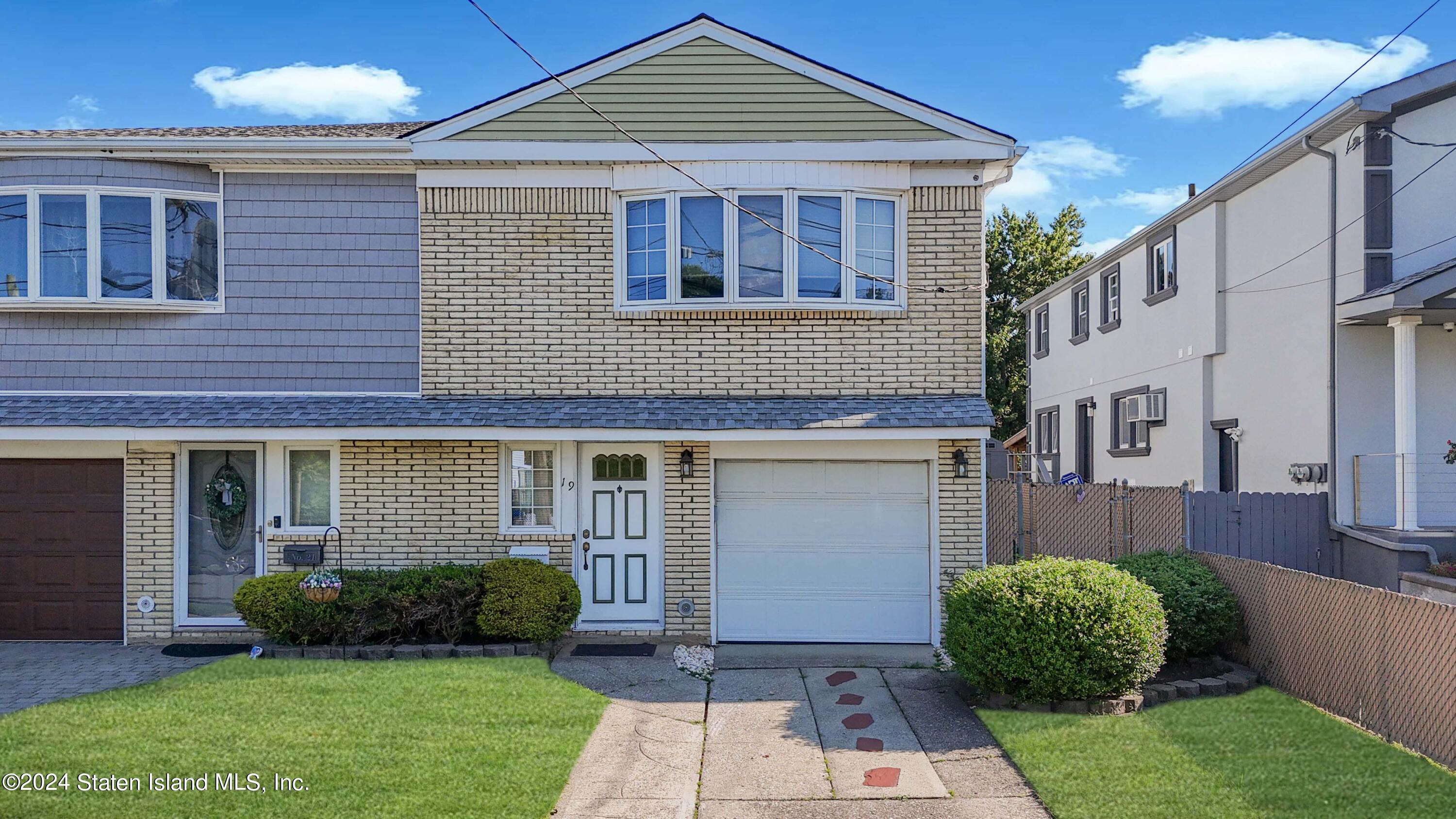 Park St, Staten Island, NY 10306
