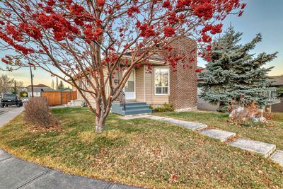 231 Shawglen Rd Sw, House other with 4 bedrooms, 2 bathrooms and 10 parking in Calgary AB | Image 1