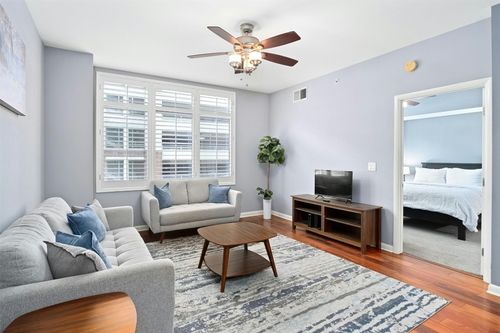 apt-403-54 Rainey St, Austin, TX, 78701-4390 | Card Image