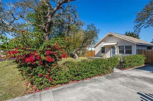 8507 Claonia St, Tampa, FL, 33614-1703 | Card Image