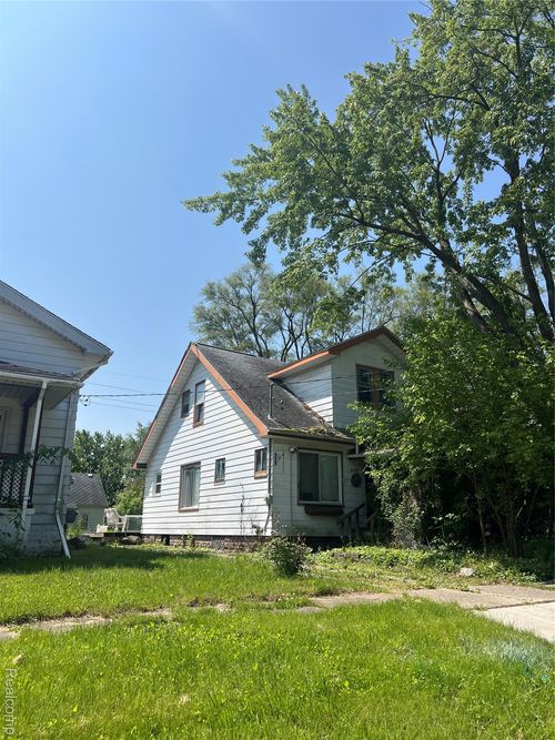 2537 Swayze St, Flint, MI, 48503-3352 | Card Image