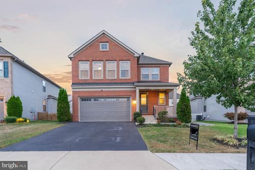 42506 Oxford Forest Cir, CHANTILLY, VA, 20152-5970 | Card Image