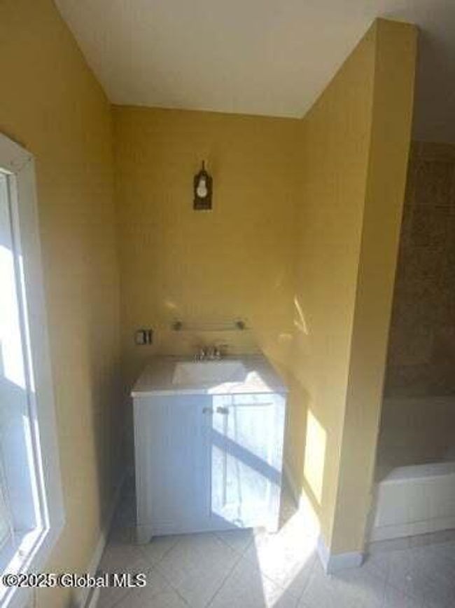 225 Main St, Home with 6 bedrooms, 4 bathrooms and 4 parking in Fort Plain NY | Image 13
