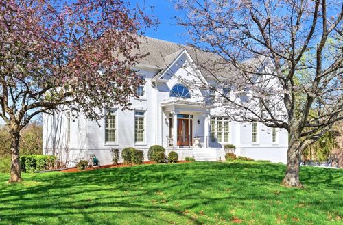 676 Old Orchard Rd, Brentwood, TN, 37027-5194 | Card Image