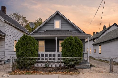 1607 E 34th St, Cleveland, OH, 44114-4327 | Card Image