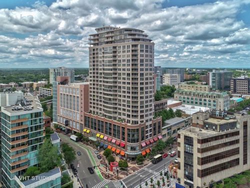 2212-807 Davis St, Evanston, IL, 60201-7104 | Card Image