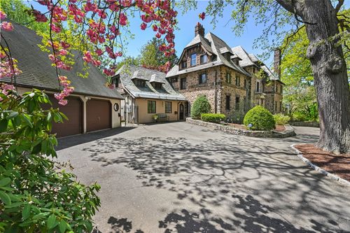 6 Prospect Ct, Hamden, CT, 06517-4024 | Card Image