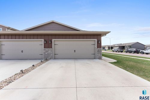 9625 W Broek Dr, Sioux Falls, SD, 57106-7311 | Card Image