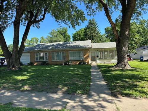 1820 South St, Lexington, MO, 64067-1748 | Card Image
