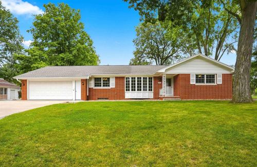 2428 Willow Ln, Cedar Falls, IA, 50613-5908 | Card Image