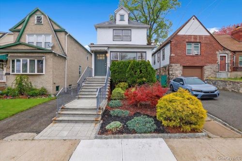 40 Crestmont Ave, Yonkers, NY, 10704-2302 | Card Image