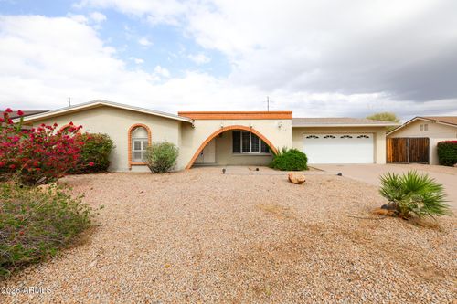 2830 E Cannon Dr, Phoenix, AZ, 85028-3808 | Card Image
