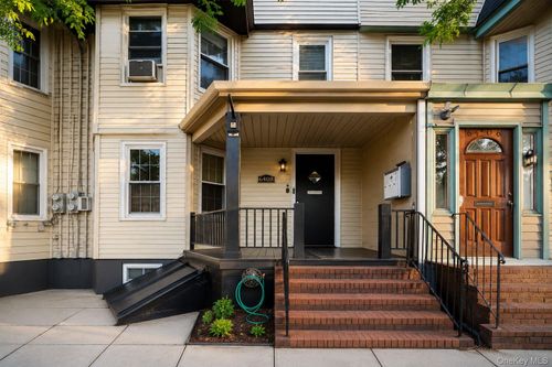 6408 Metropolitan Ave, Middle Village, NY, 11379-1628 | Card Image
