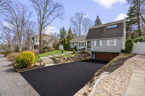 798 Connecticut View Dr, Oyster Bay, NY, 11771-1116 | Card Image