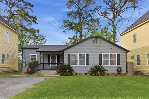 2217 Creston Dr, Houston, TX, 77026-1013 | Card Image