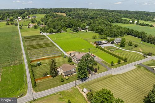 2271 Valley View Rd, NARVON, PA, 17555-9379 | Card Image