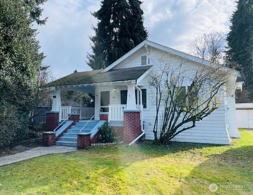 735 N 188th St, Shoreline, WA, 98133-3904 | Card Image