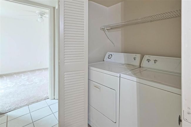 APT-27 - 3045 Walnut Bend Ln, House attached with 3 bedrooms, 2 bathrooms and null parking in Houston TX | Image 13