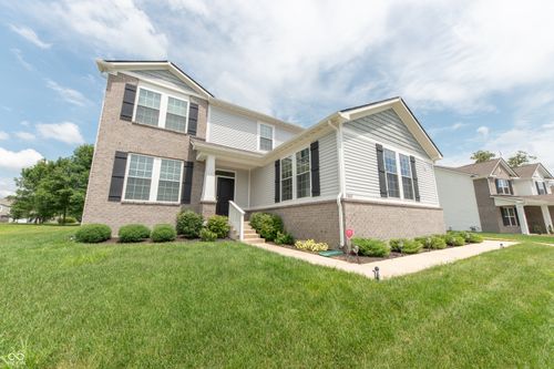 7042 Pinnacle Dr, Columbus, IN, 47201-5747 | Card Image