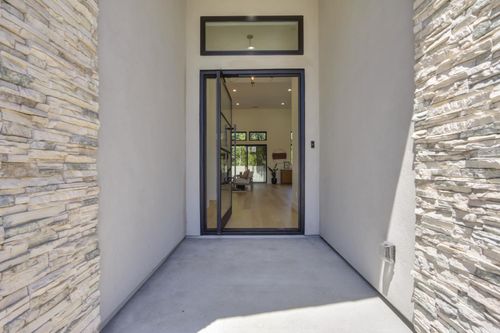 1360 Pars Oak Ln, Carmichael, CA, 95608-6071 | Card Image