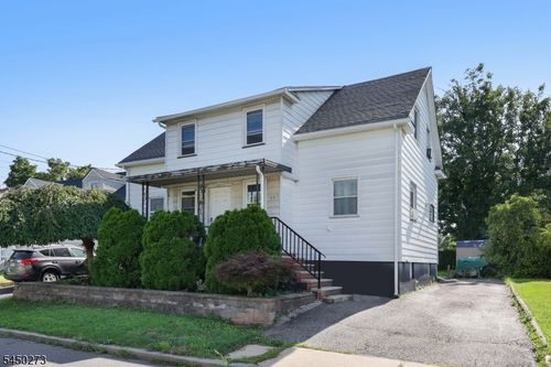 661 Leone St, Woodbridge, NJ, 07095-3824 | Card Image