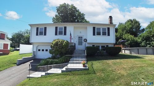 141 Constitution St, Wallingford, CT, 06492-3826 | Card Image