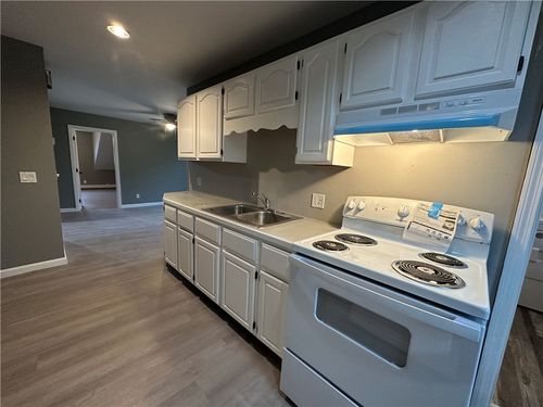 2-5 Pomham St, Cranston, RI, 02910-1435 | Card Image