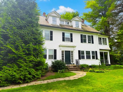 57 Benvenue St, Wellesley, MA, 02482-7420 | Card Image