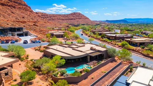 2919 N Chinle Cir, St George, UT, 84770-6287 | Card Image