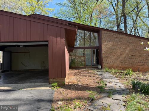 11627 Pine Tree Dr, FAIRFAX, VA, 22033-2714 | Card Image