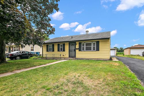 729 N Webster Cir W, Kankakee, IL, 60901-2755 | Card Image