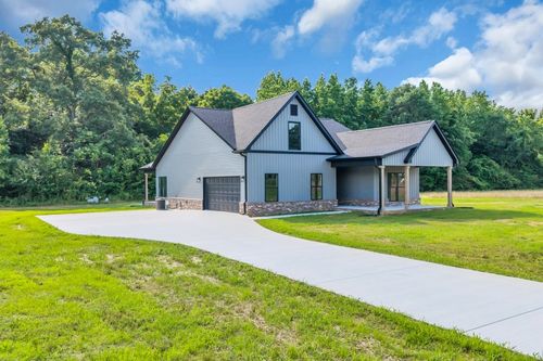 2728 Bains Rd, Hillsboro, TN, 37342-3657 | Card Image