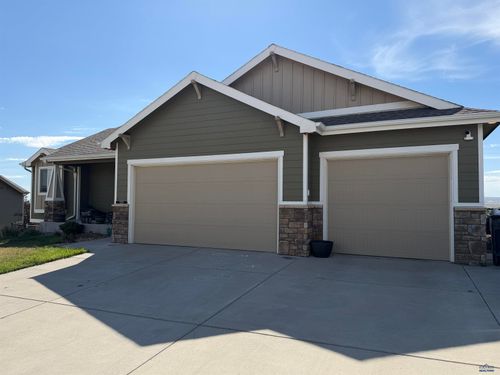 3207 Eunice Dr, Rapid City, SD, 57703-9521 | Card Image