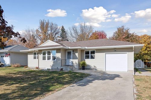 103 1st Ave Nw, Fairfax, MN, 55332-3105 | Card Image