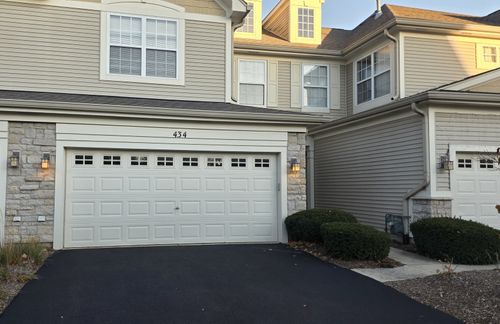 434 Vaughn Cir, Aurora, IL, 60502-6764 | Card Image