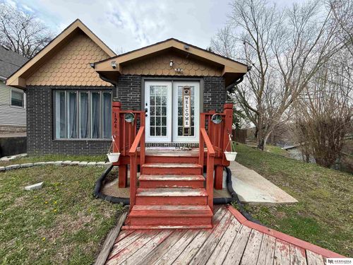 124 Hunter Ave, Council Bluffs, IA, 51503-1528 | Card Image