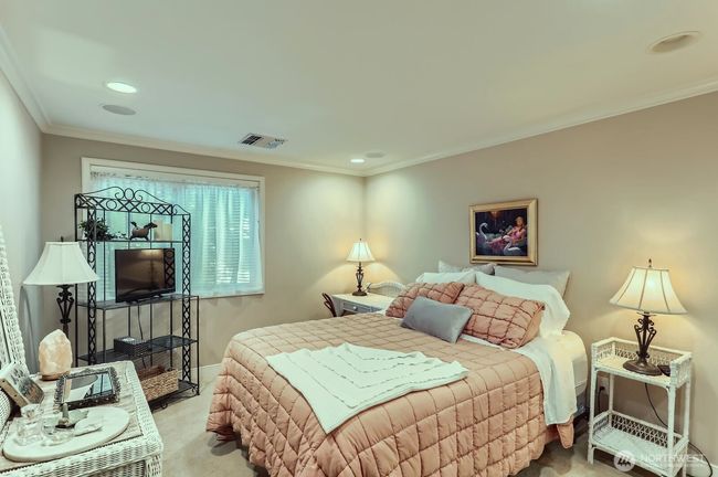 APT-201 - 9727 Ne Juanita Dr, Condo with 3 bedrooms, 3 bathrooms and 2 parking in Kirkland WA | Image 16