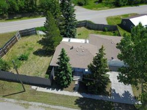 346 2 St, Cluny, AB, T0J0S0 | Card Image