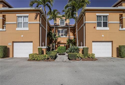 apt-j208-5020 Fairways Cir, VERO BEACH, FL, 32967-7397 | Card Image