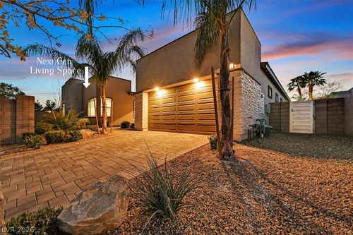 2689 Pioneer Estates Ct, Las Vegas, NV, 89117-2606 | Card Image